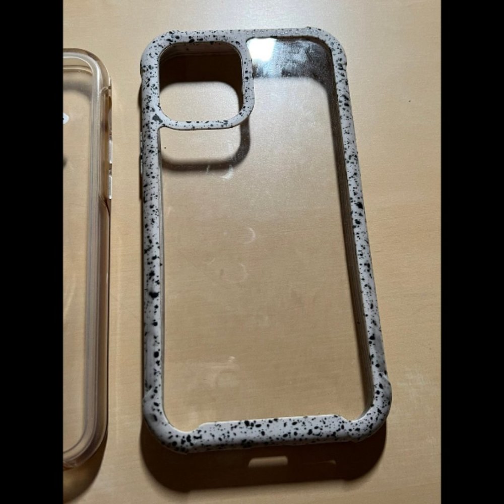 Bundle of iPhone 12 Pro Cases - Picture 9 of 10